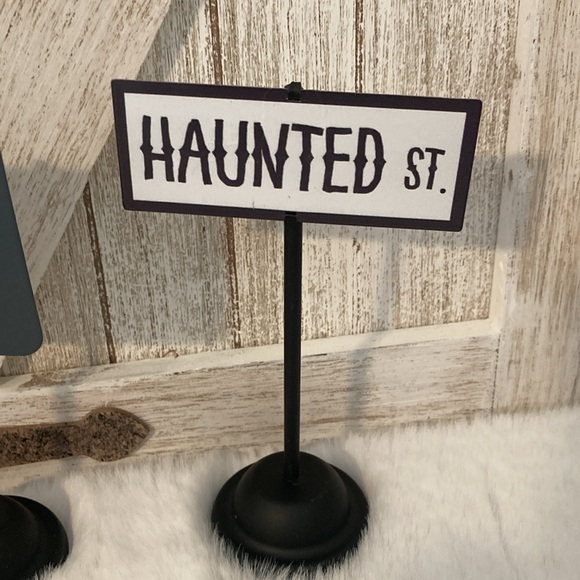 Target Hyde and Eek 2022 Halloween Mini Standing Signs - Picture 4 of 8